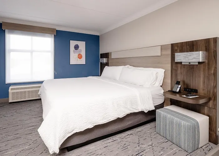 Holiday Inn Express Hotel & Suites Charleston - Northwoods By Ihg